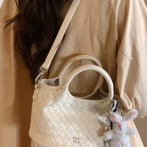 Nova Soft Shoulder Bag